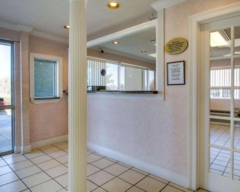 Econo Lodge Меридиан Экстерьер фото