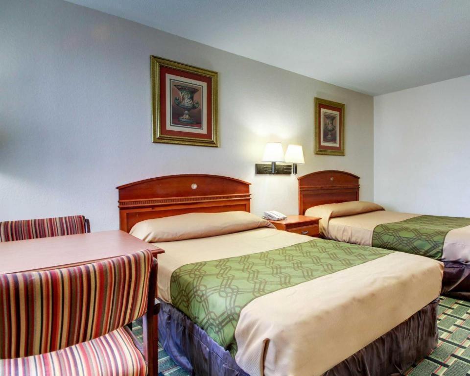 Econo Lodge Меридиан Экстерьер фото