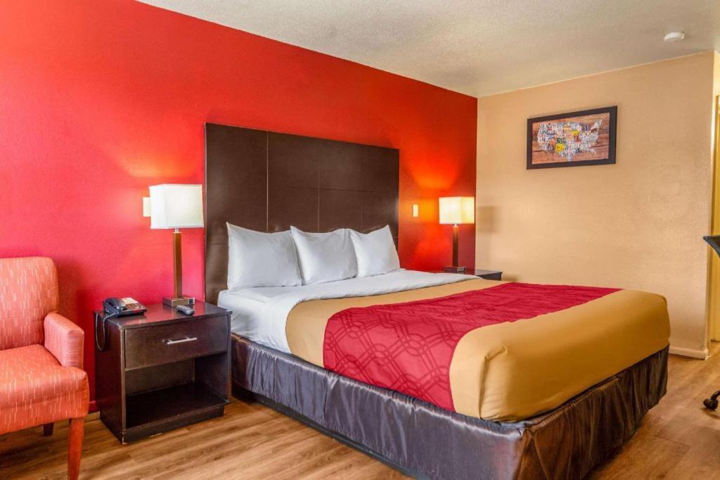 Econo Lodge Меридиан Экстерьер фото