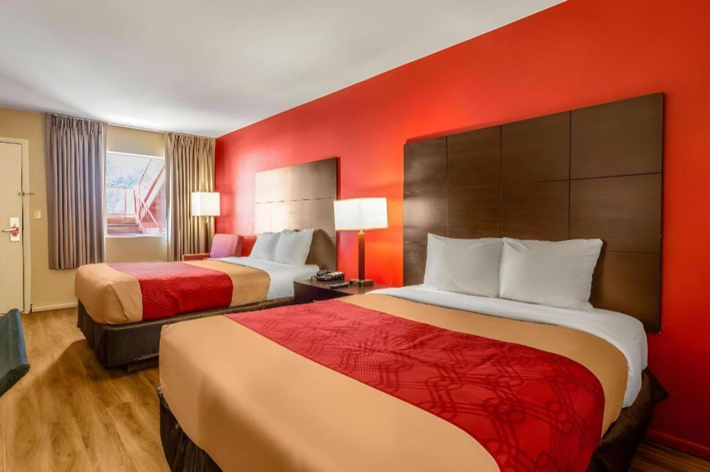 Econo Lodge Меридиан Экстерьер фото