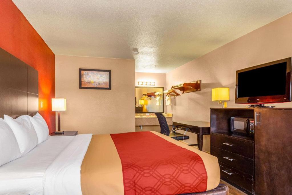 Econo Lodge Меридиан Экстерьер фото
