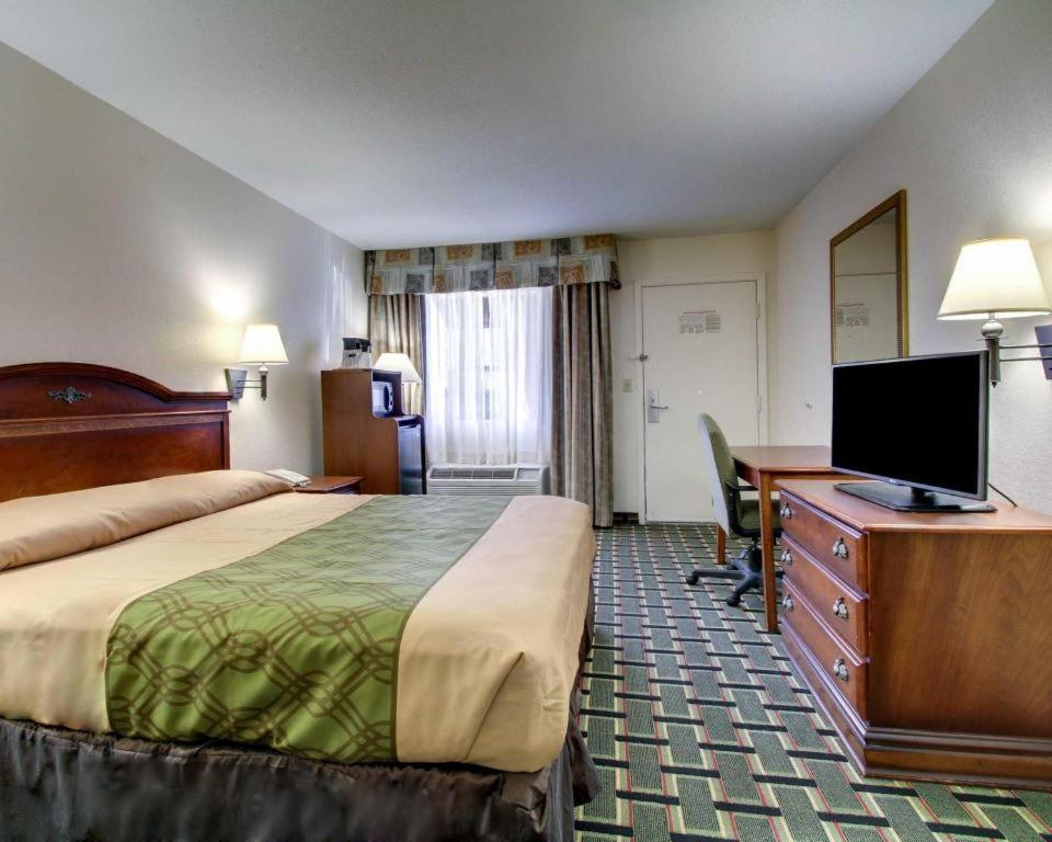 Econo Lodge Меридиан Экстерьер фото