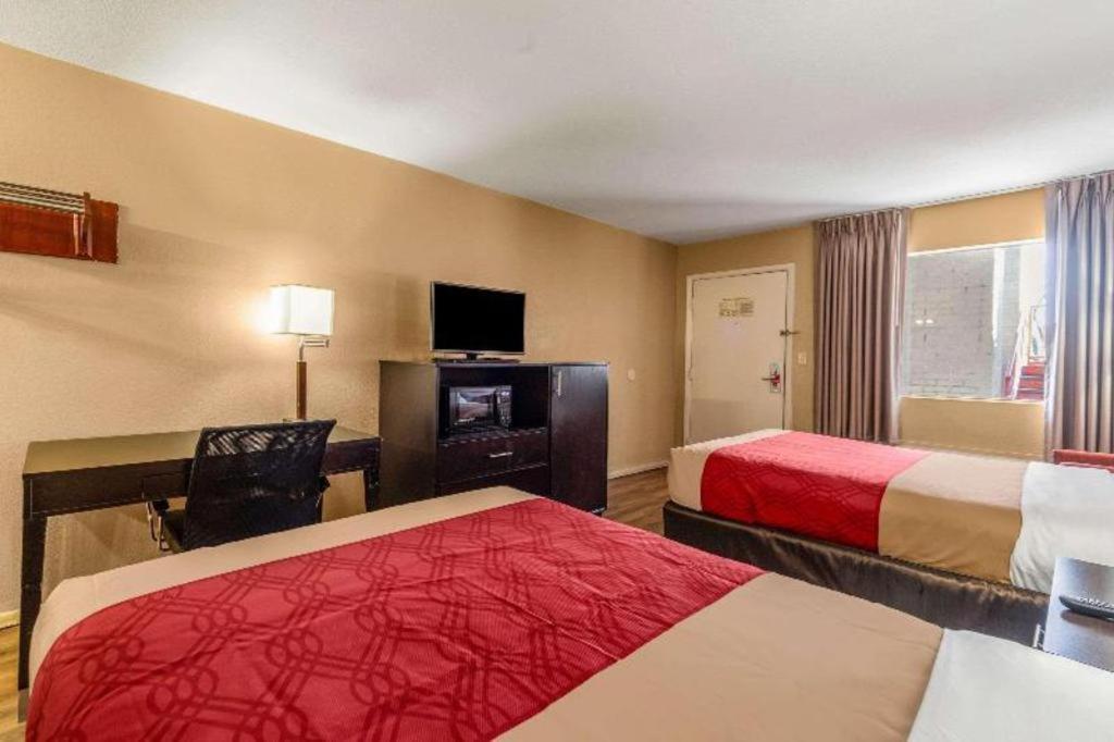 Econo Lodge Меридиан Экстерьер фото