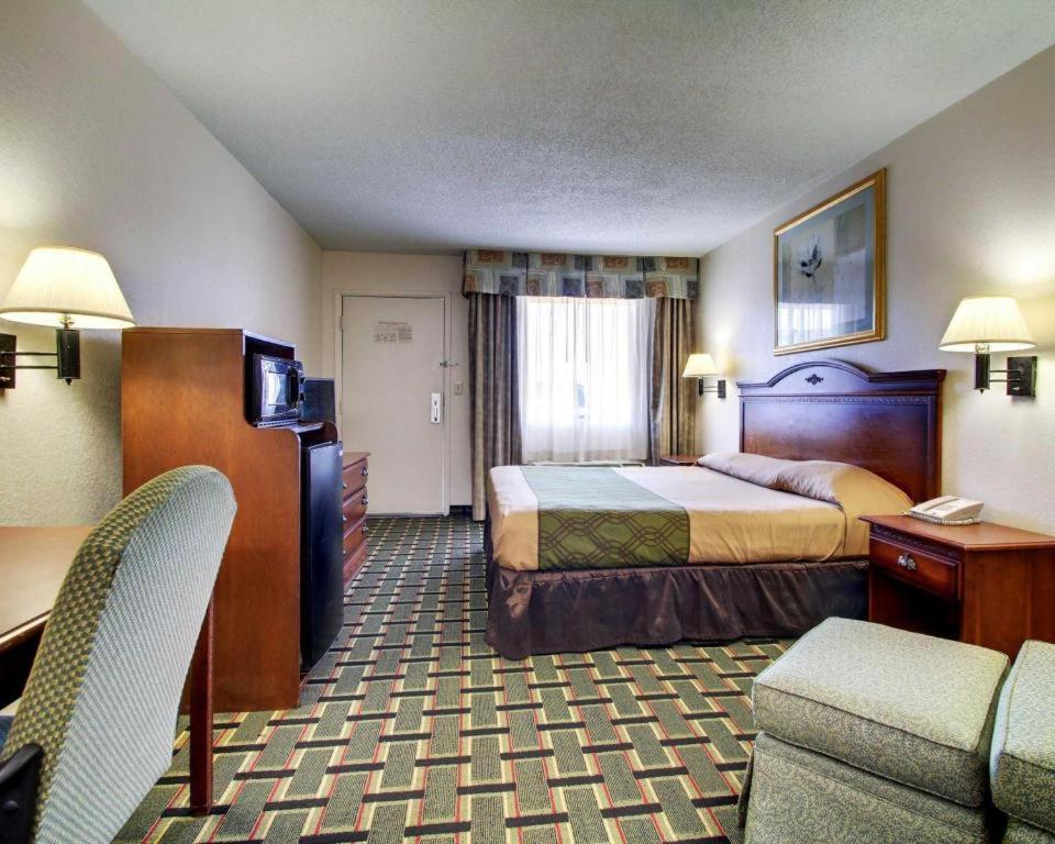 Econo Lodge Меридиан Экстерьер фото
