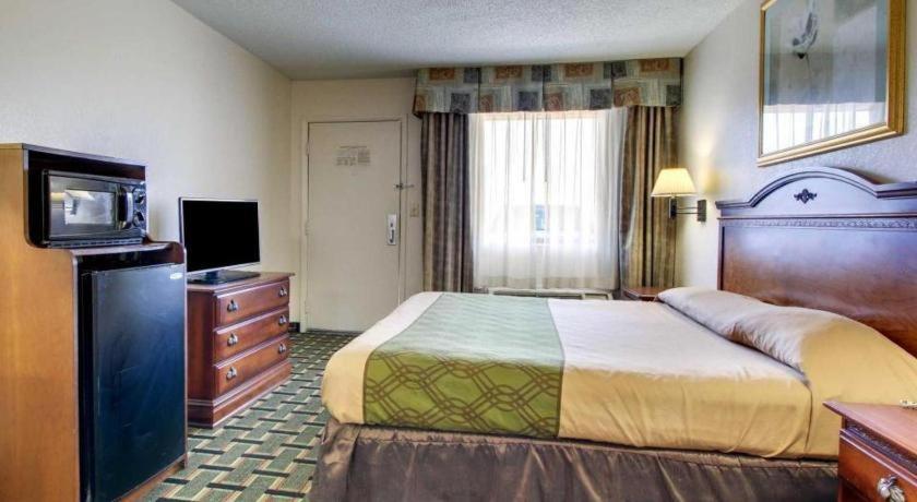 Econo Lodge Меридиан Экстерьер фото